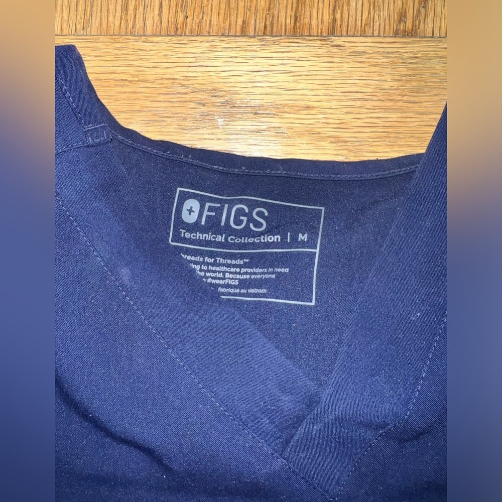 FIGS Slim Scrub Set, Medium (Leon Three Pocket Scrub Rop + Tansen Jogger). - Picture 5 of 5